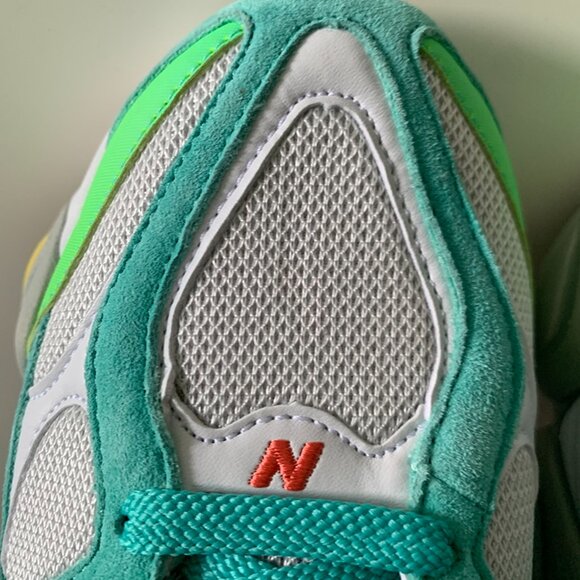 DTLR x New Balance 9060 Cyan Gradient Sneakers - Picture 4 of 7
